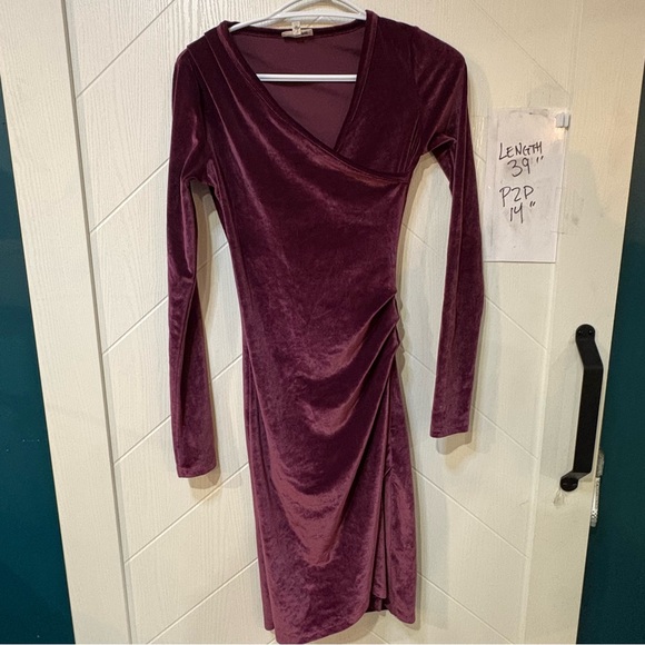Aritzia Wilfred Free Velvet Long Sleeve Wrap Midi Dress Purple‎ Burgundy XS Slit - Picture 2 of 7